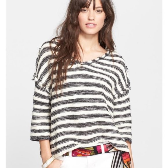 FREE PEOPLE SWEATER - Picture 1 of 5